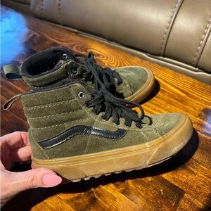 Vans Kids MTE Sk8-Hi waterproof shoes sz 13 great condition